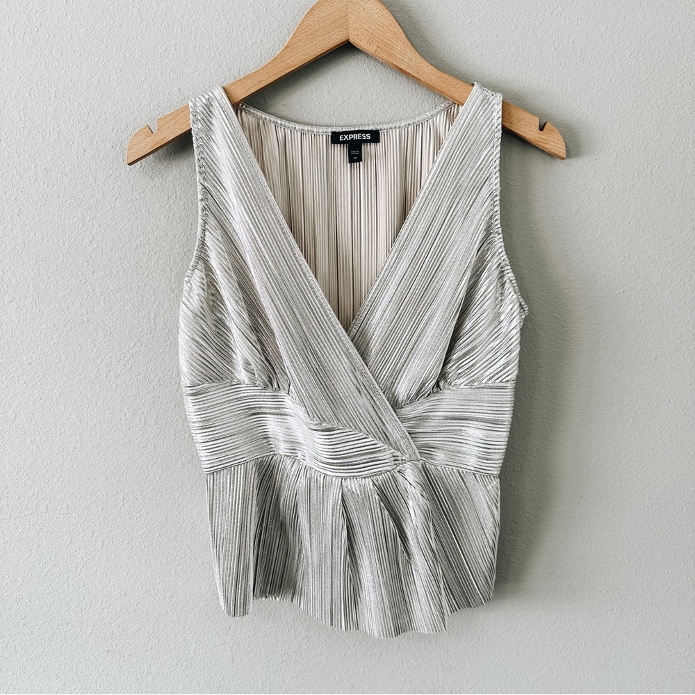 Express Silver V-Neck Tank Top Size Medium EUC